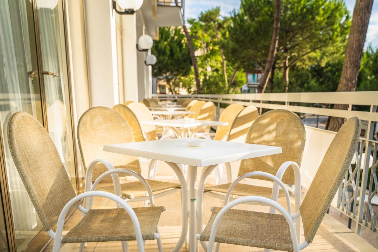Hotel Happy Milano Marittima Buitenkant foto
