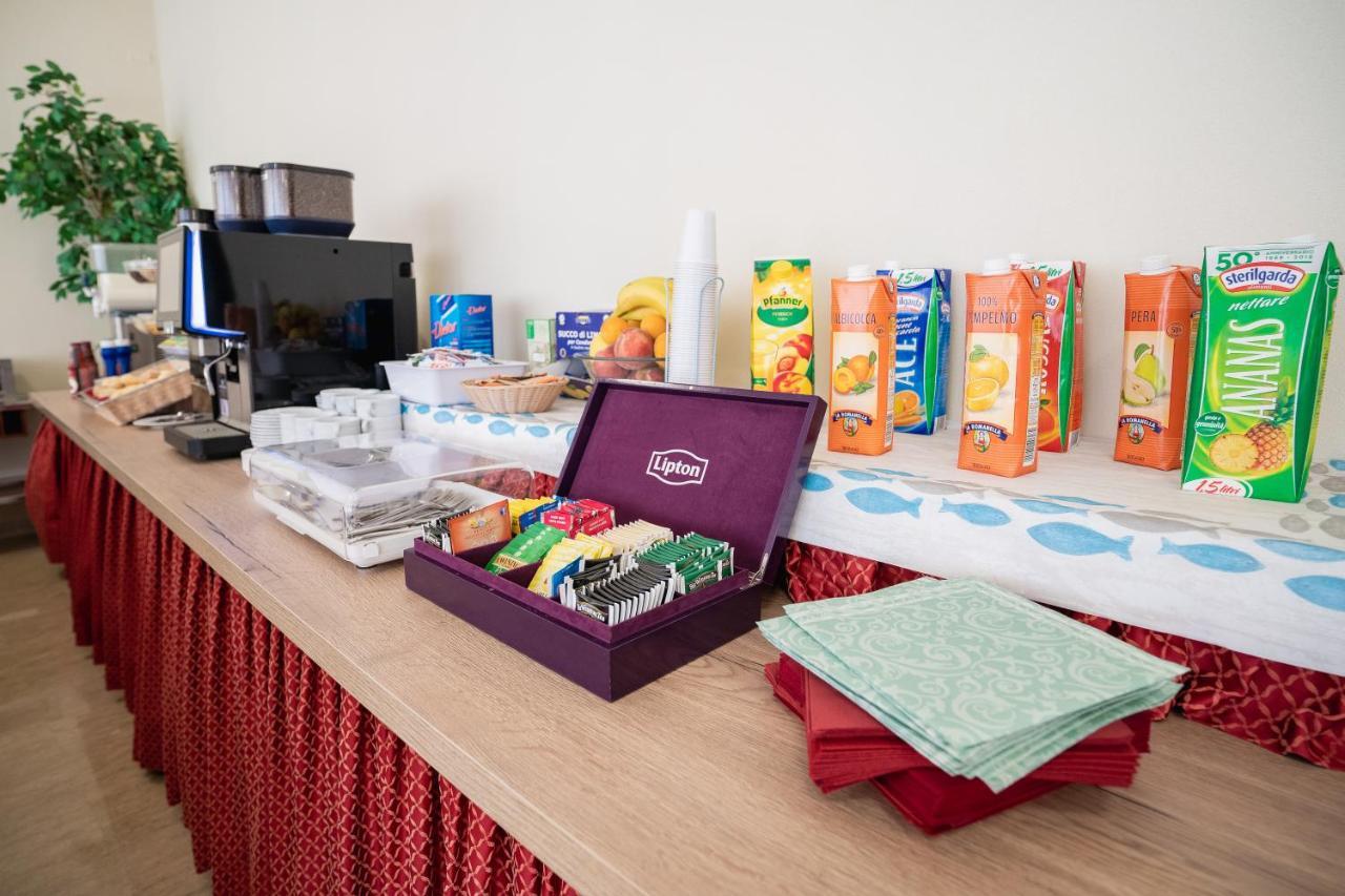 Hotel Happy Milano Marittima Buitenkant foto